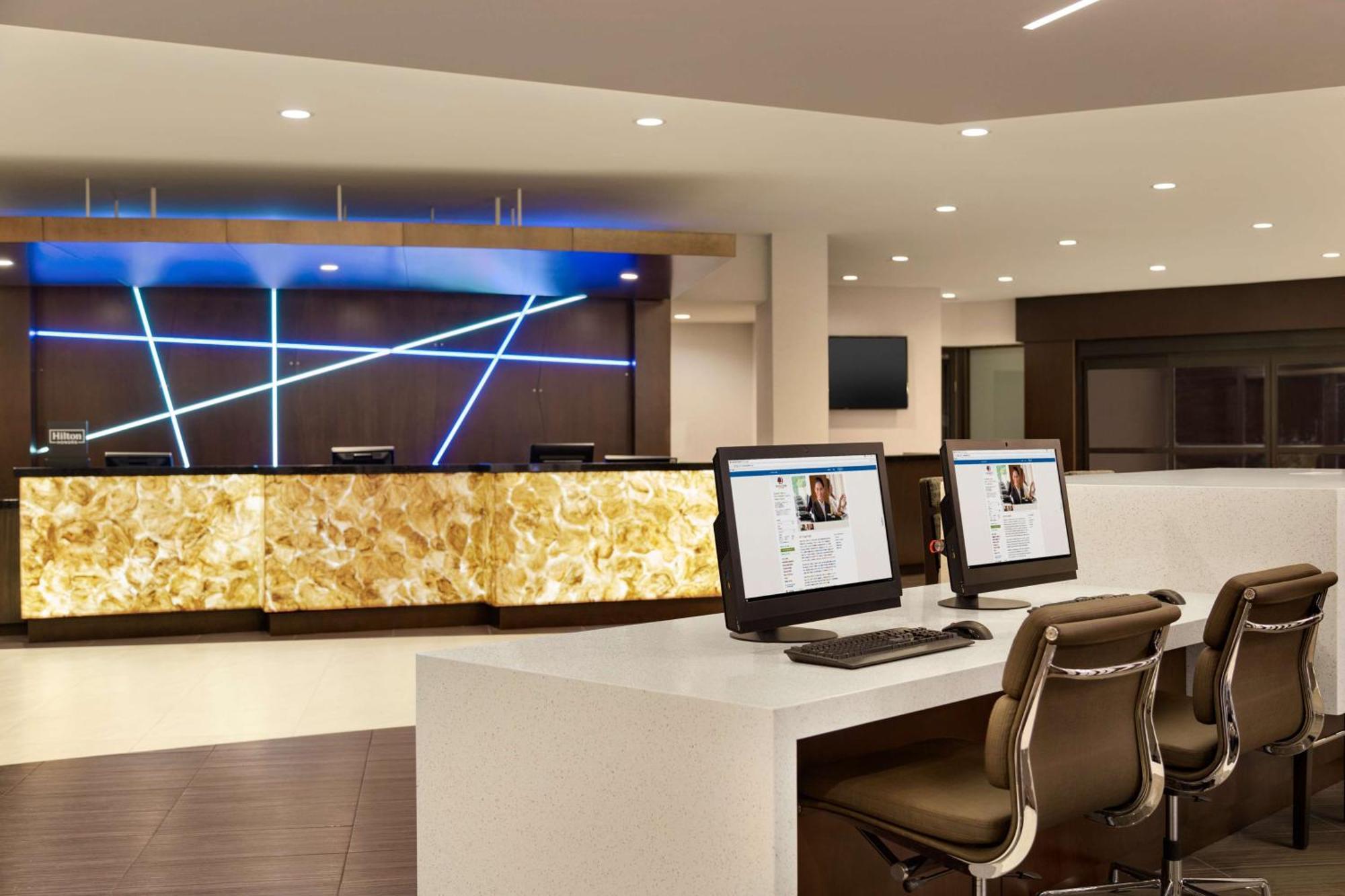 Doubletree By Hilton Hotel Toronto Airport West Mississauga Extérieur photo